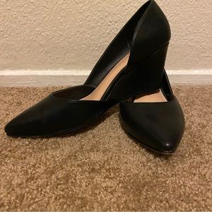 Kelly & Katie Black wedge flats
